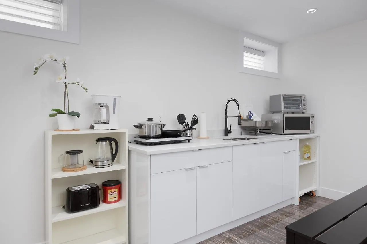 Cozy 3Bdr Suite Near Queen Elizabeth Park Vancouver Canada