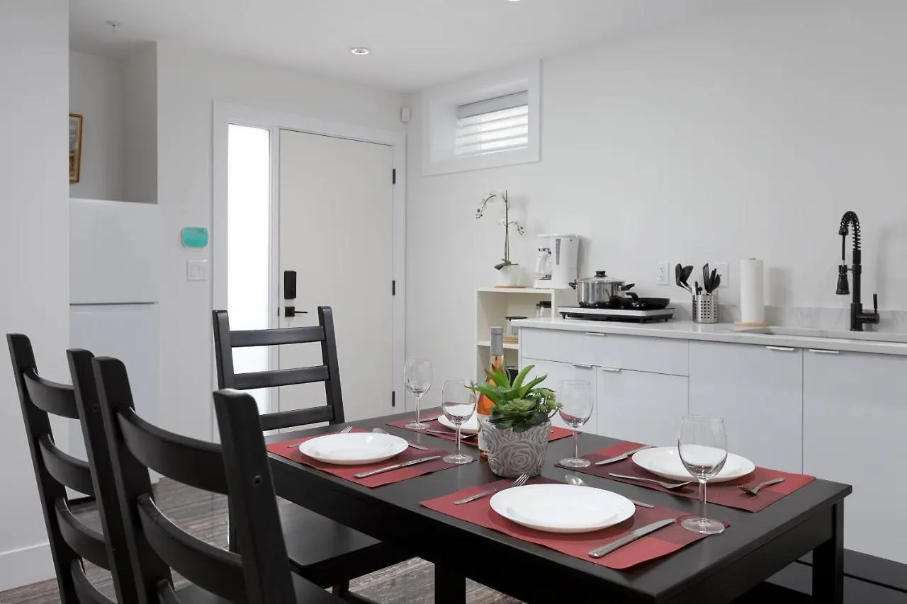 Cozy 3Bdr Suite Near Queen Elizabeth Park Vancouver 0*,  Canada