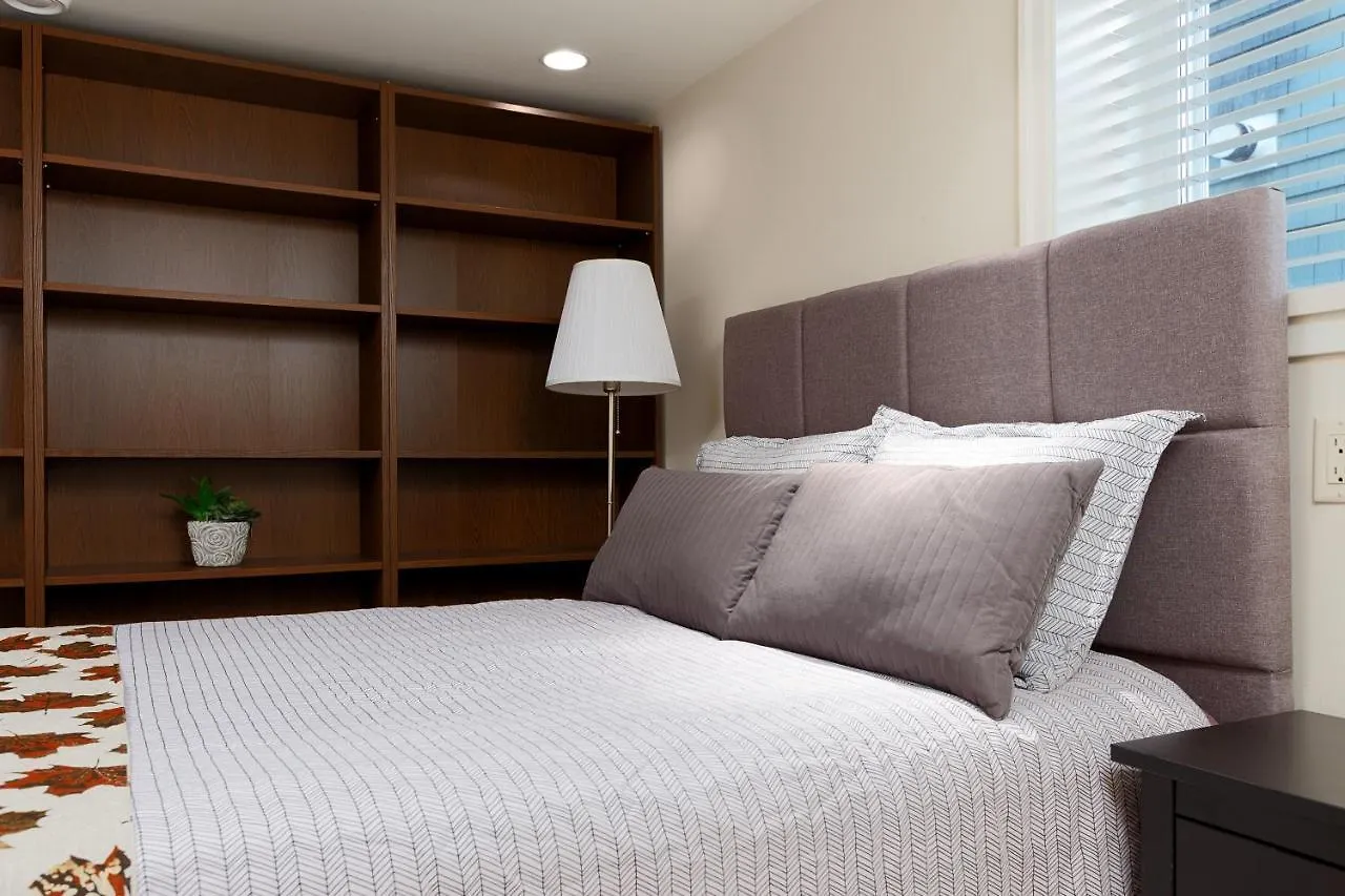 Cozy 3Bdr Suite Near Queen Elizabeth Park Vancouver Ferienhaus